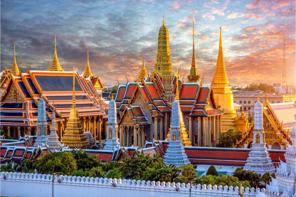 Les temples de Bangkok au coucher du soleil