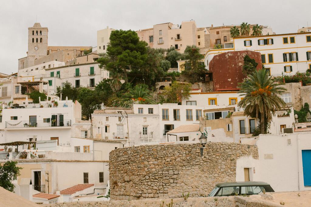 Que faire à Ibiza : le guide ultime pour explorer l’île