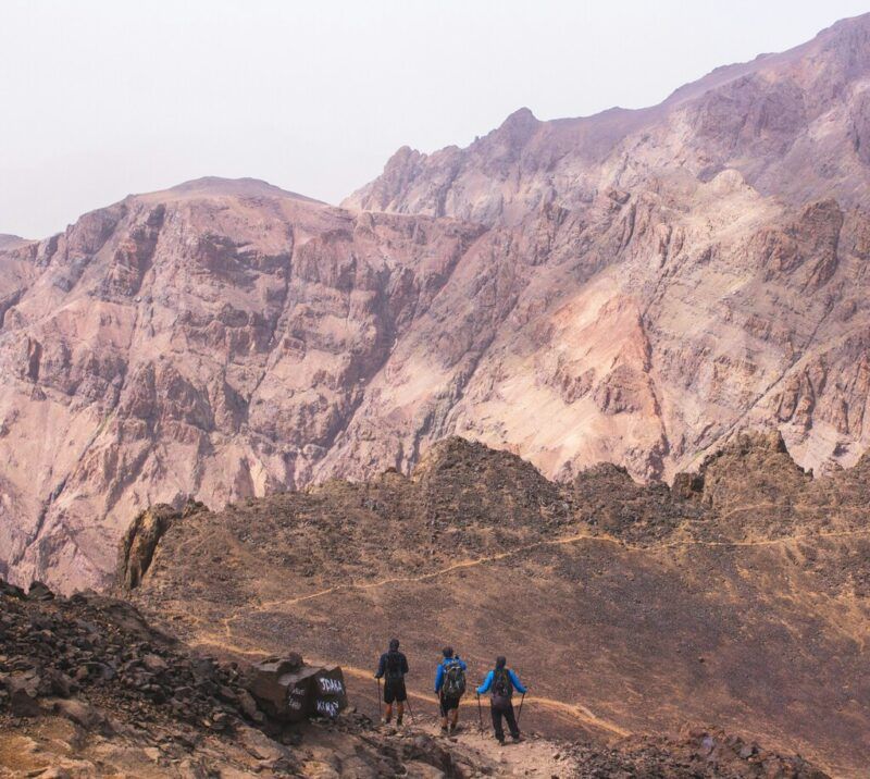 Les plus beaux treks du Maroc : des dunes du désert aux sommets de l’Atlas, tu choisis le terrain de jeu
